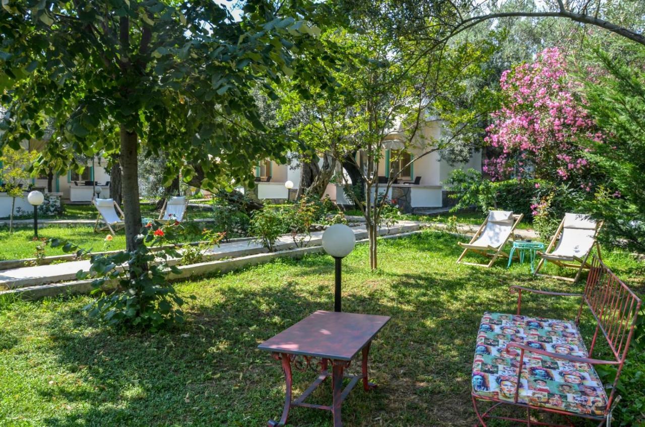 Ergul Motel Küçükkuyu Exterior foto